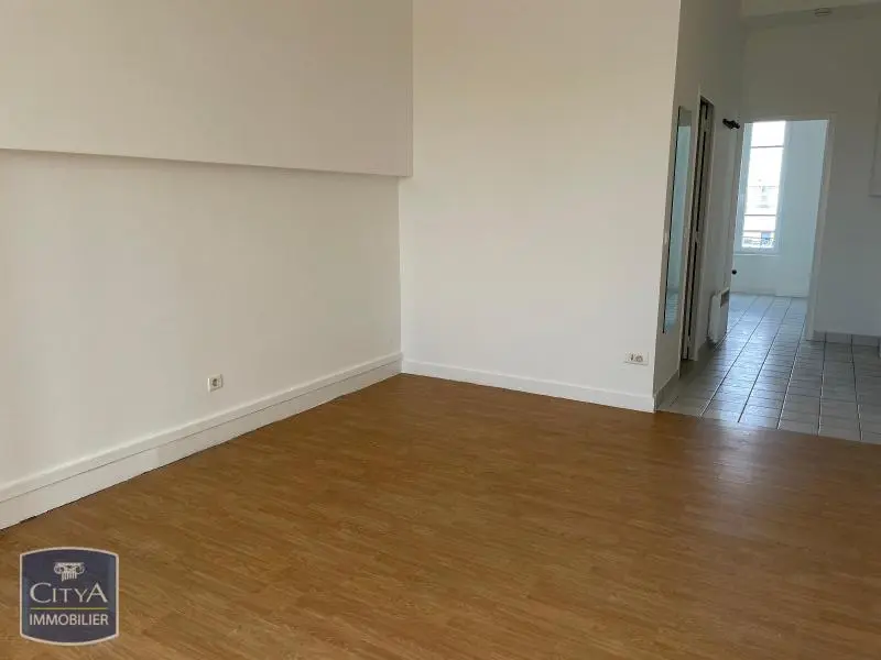 Photo 2 Appartement 1 pièce 44m²