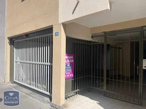 Photo 1 Parking