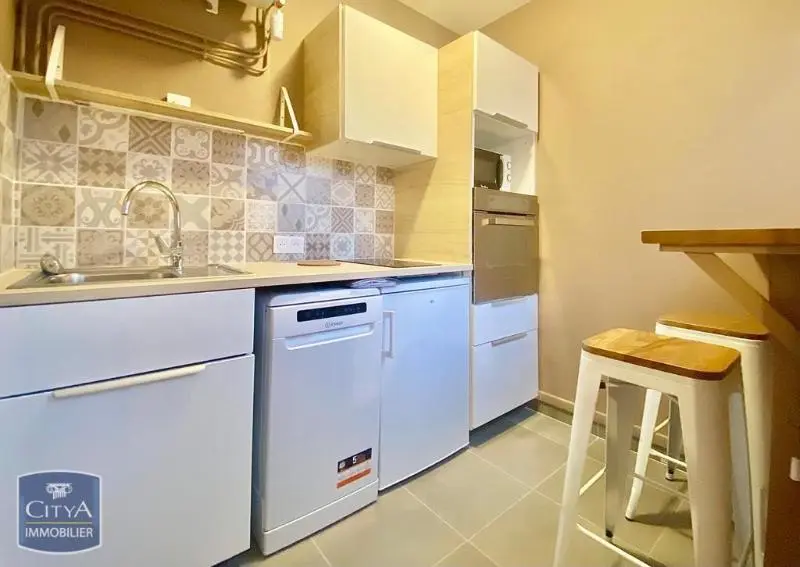 Photo 1 Appartement 1 pièce 23.74m²