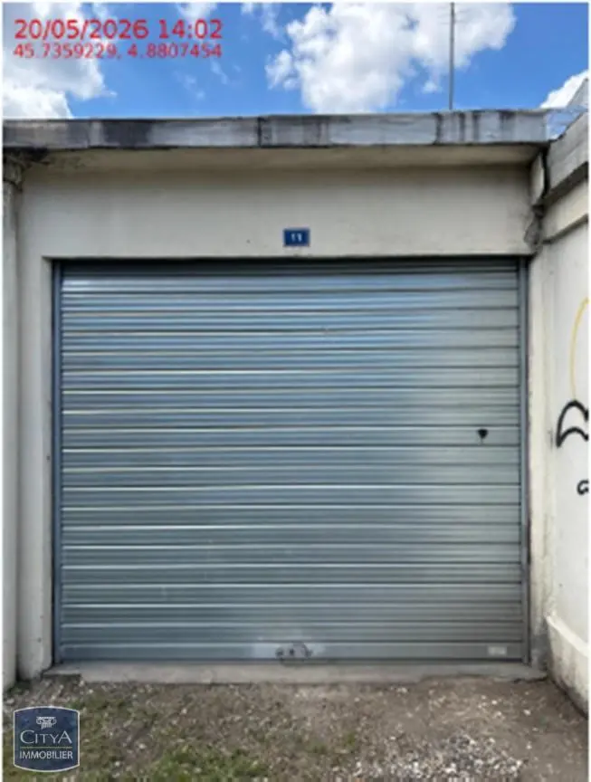 Photo 2 Parking