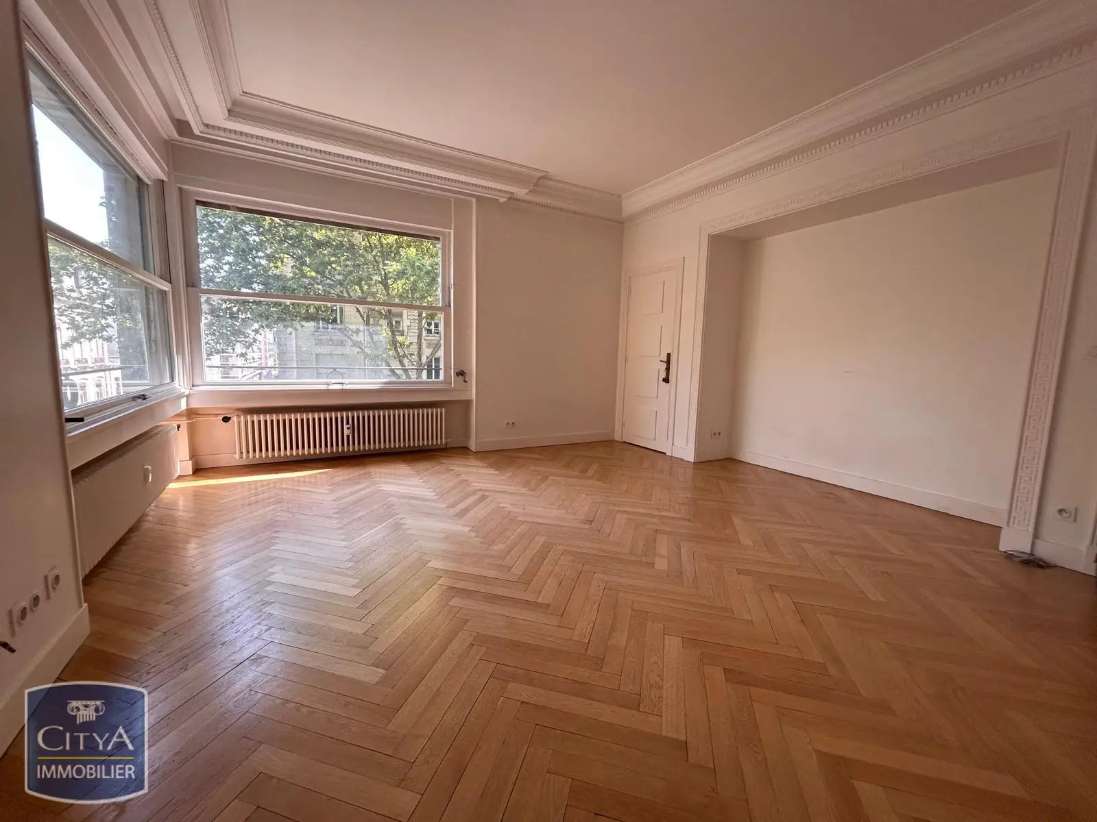 Photo 1 Appartement 4 pièces 131.83m²