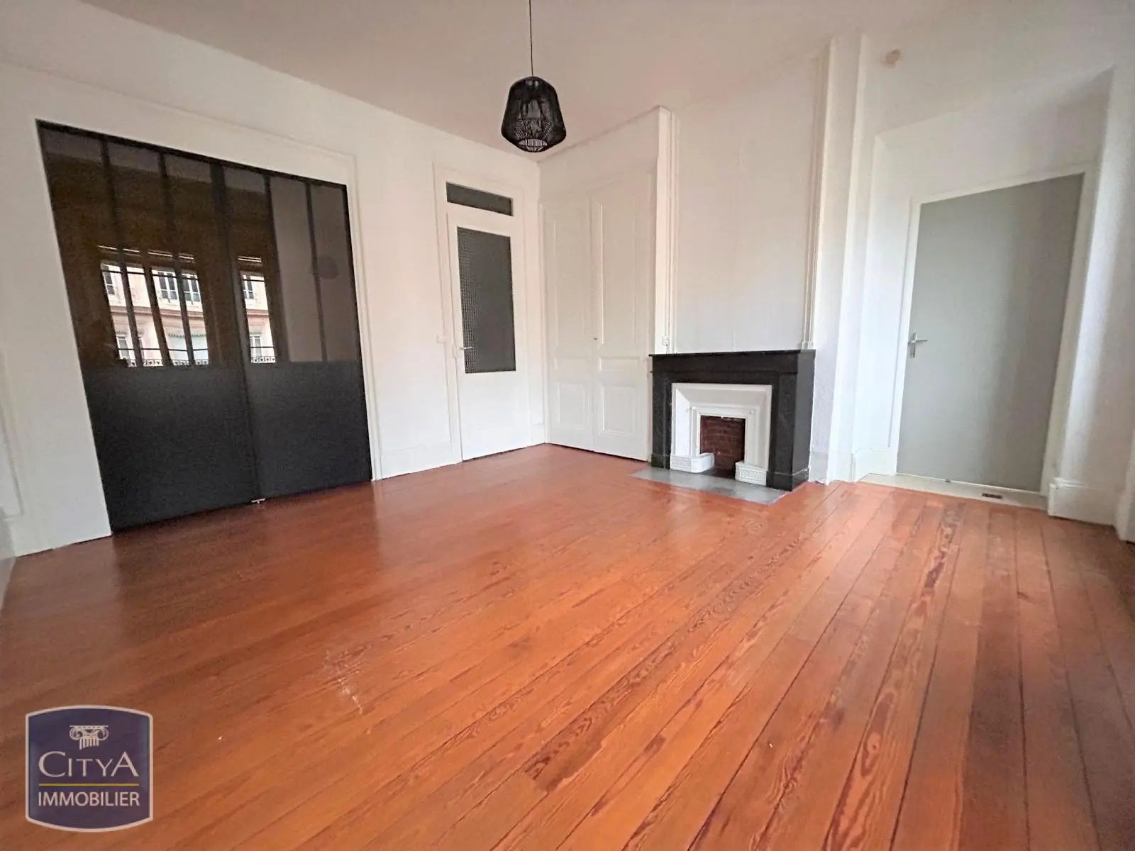 Photo 1 Appartement 1 pièce 47.82m²