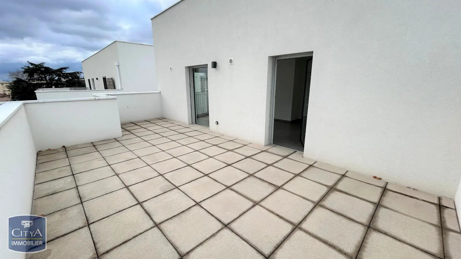 Photo 1 Appartement 1 pièce 33.4m²