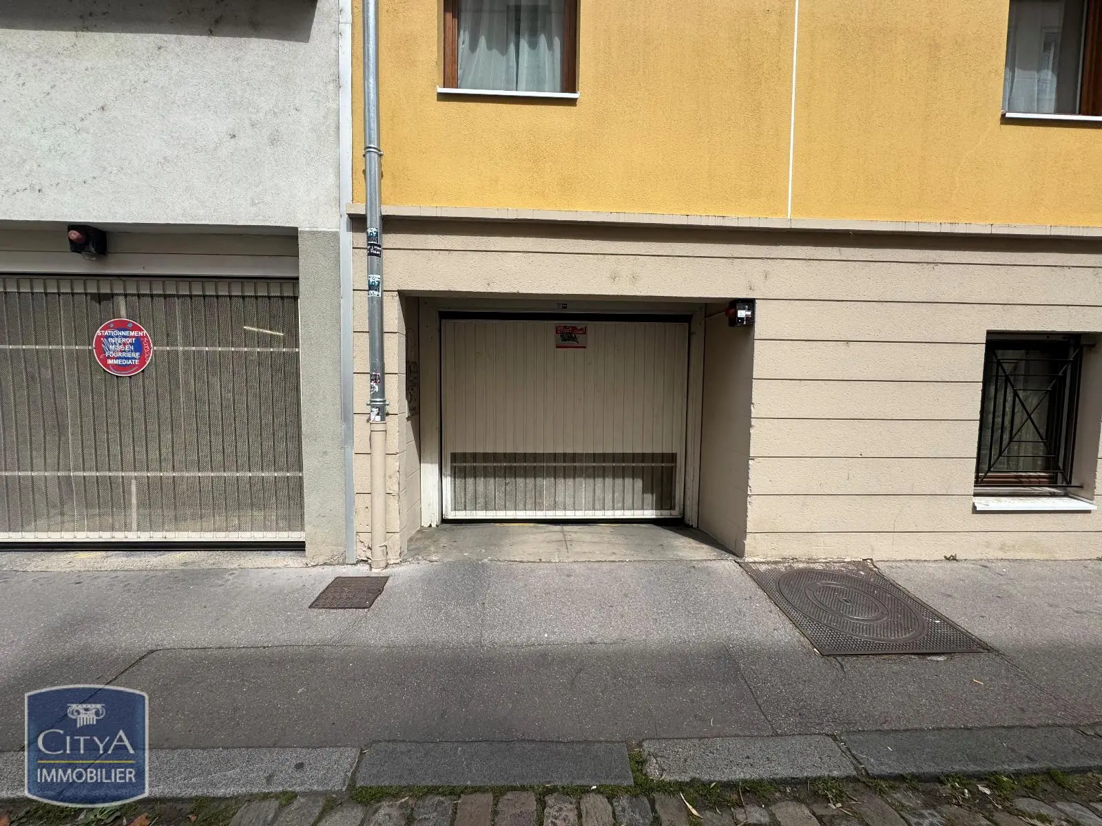 Photo 1 Parking