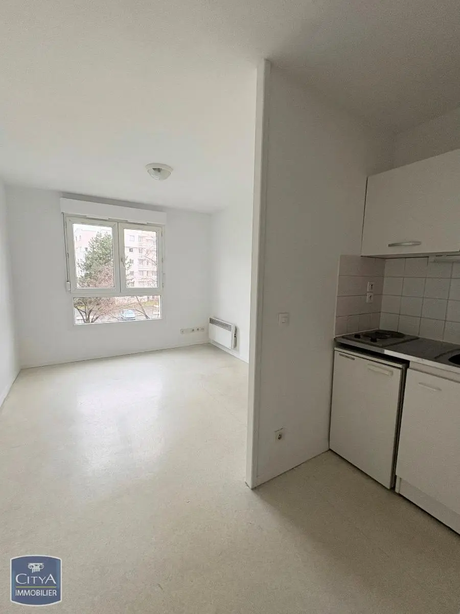 Photo 1 Appartement 1 pièce 18m²