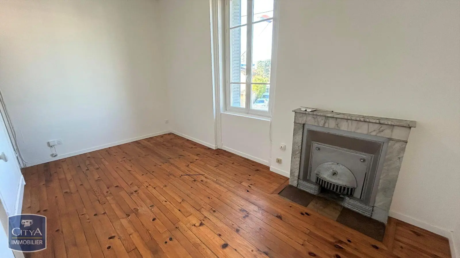 Photo 1 Appartement 1 pièce 28.19m²