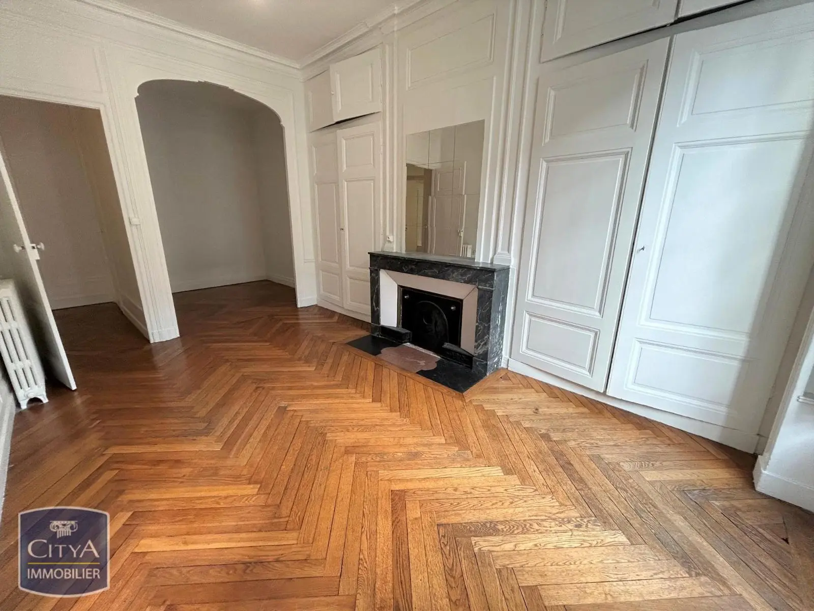 Photo 1 Appartement 5 pièces 175.95m²