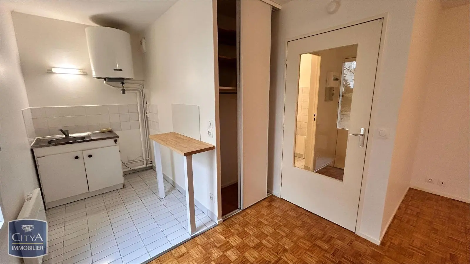 Photo 2 Appartement 1 pièce 27m²