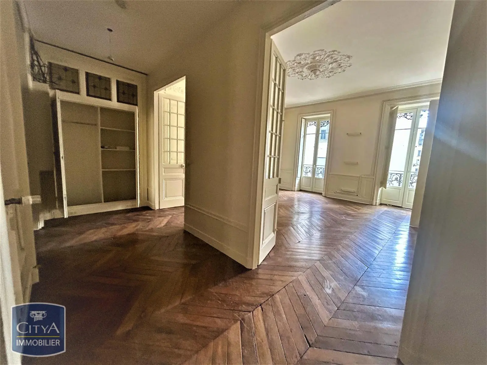 Photo 1 Appartement 6 pièces 169m²
