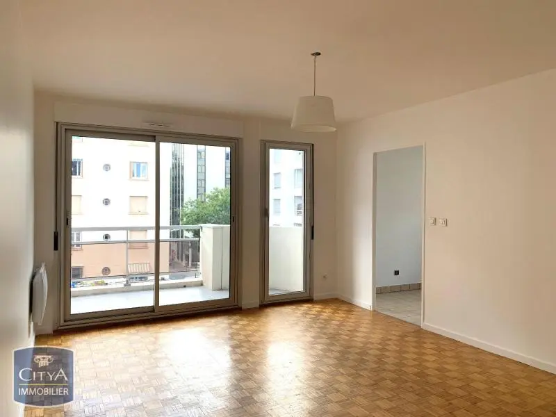 Photo 1 Appartement 1 pièce 38.86m²