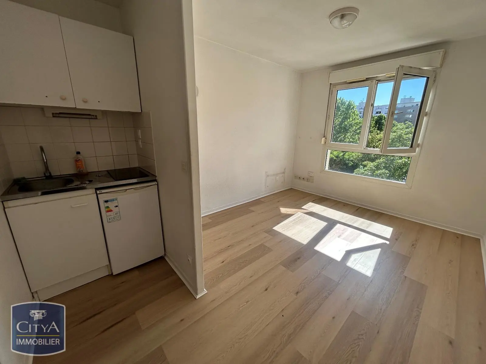 Photo 1 Appartement 1 pièce 18.11m²