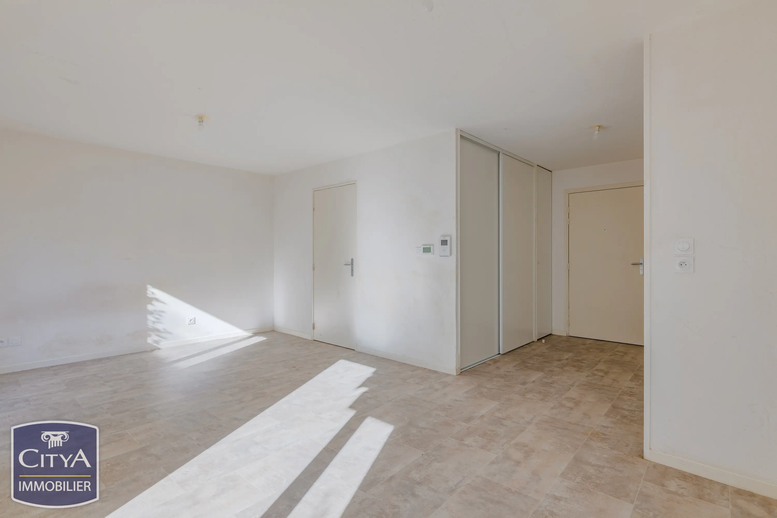 Photo 3 Appartement 1 pièce 32.93m²