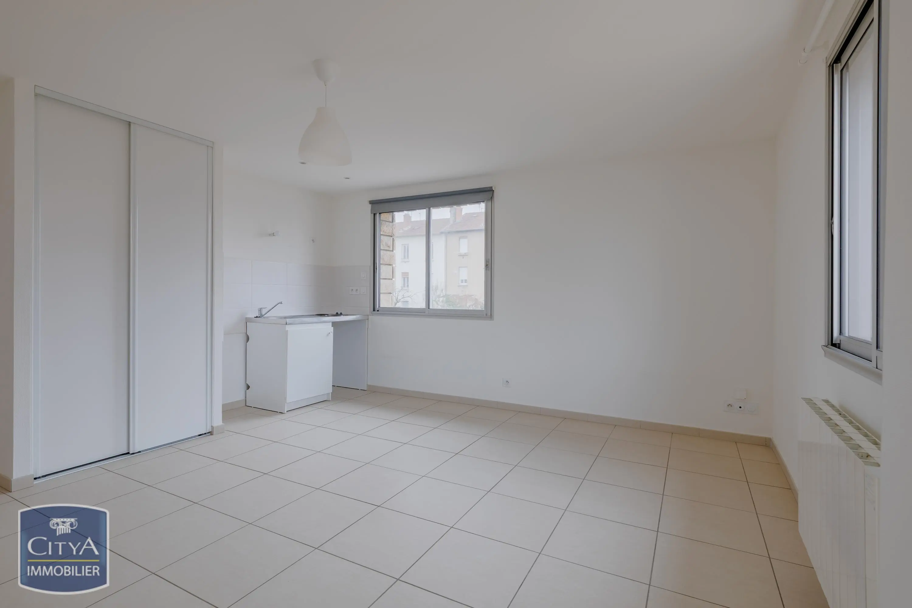 Photo 2 Appartement 1 pièce 33.84m²