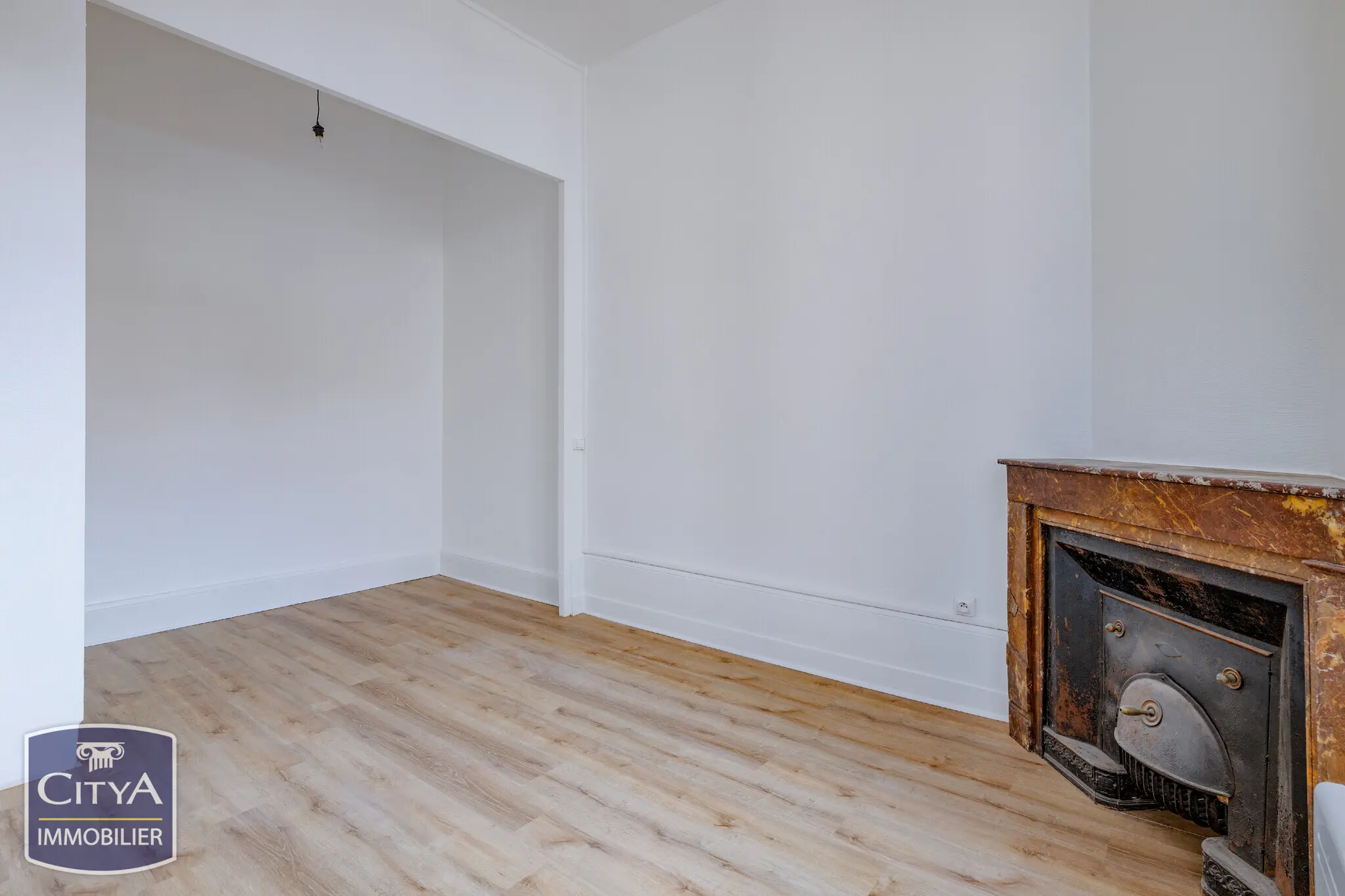 Photo 2 Appartement 1 pièce 27.6m²