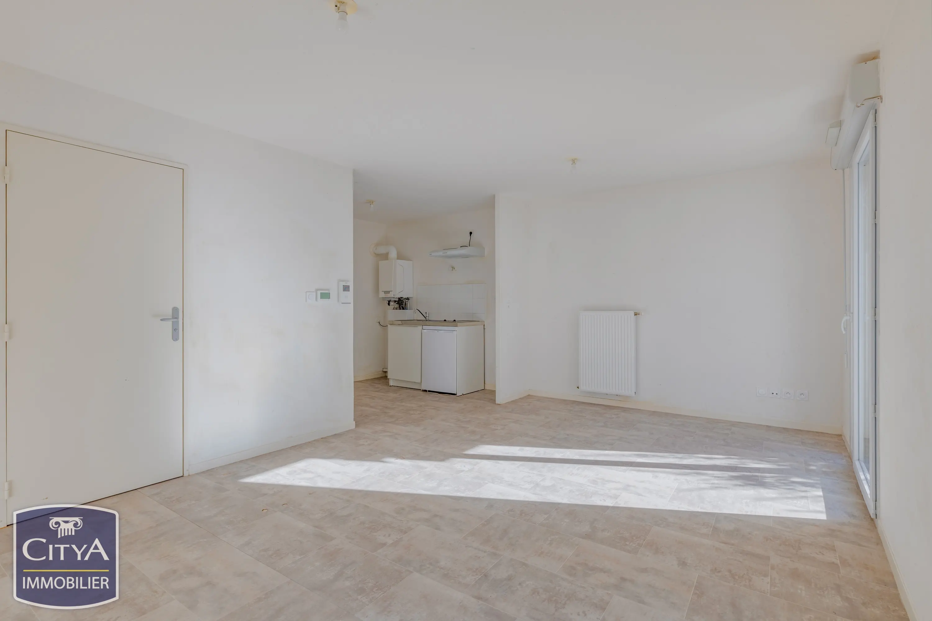 Photo 2 Appartement 1 pièce 32.93m²