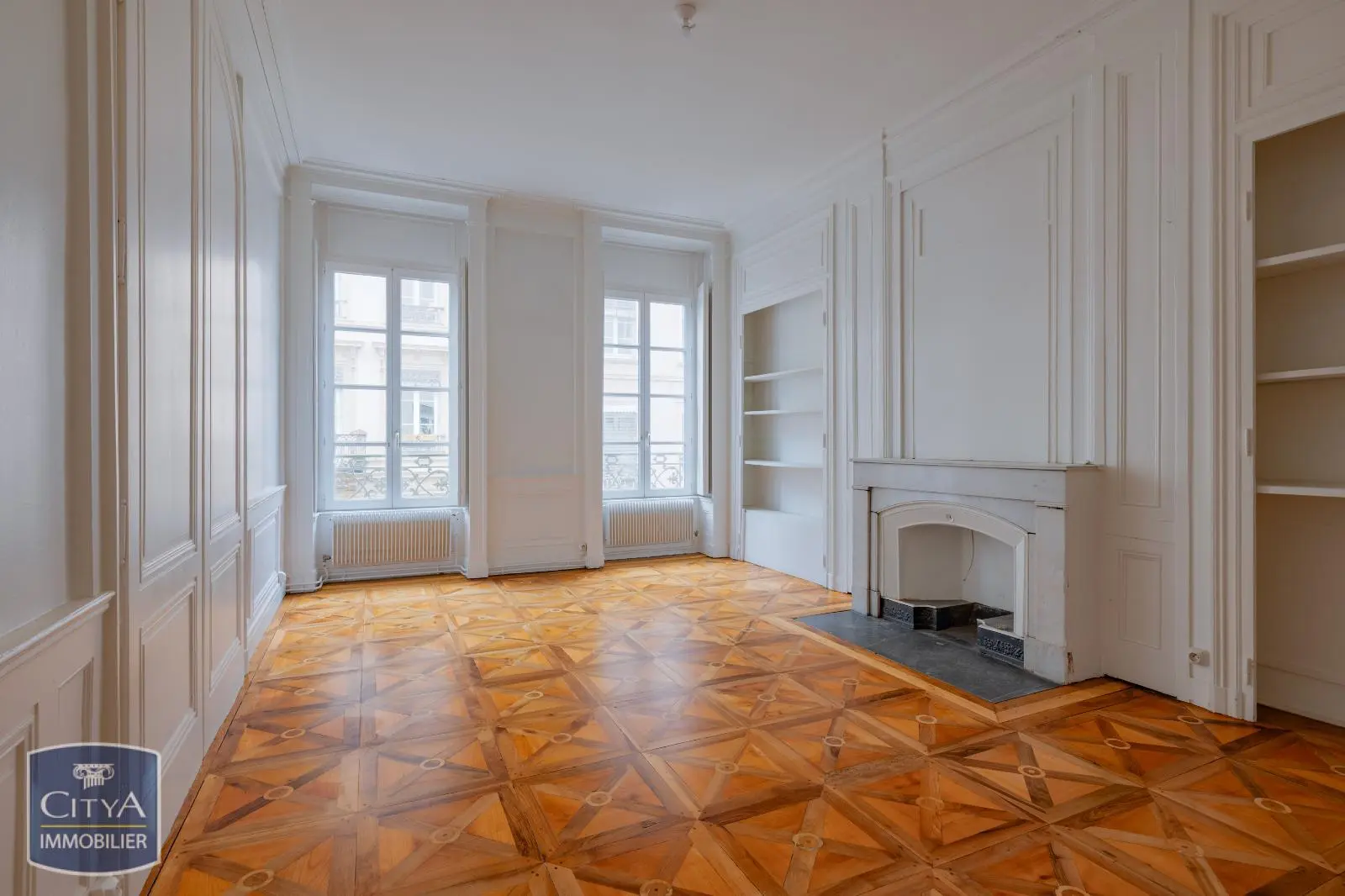 Photo 1 Appartement 5 pièces 161.04m²