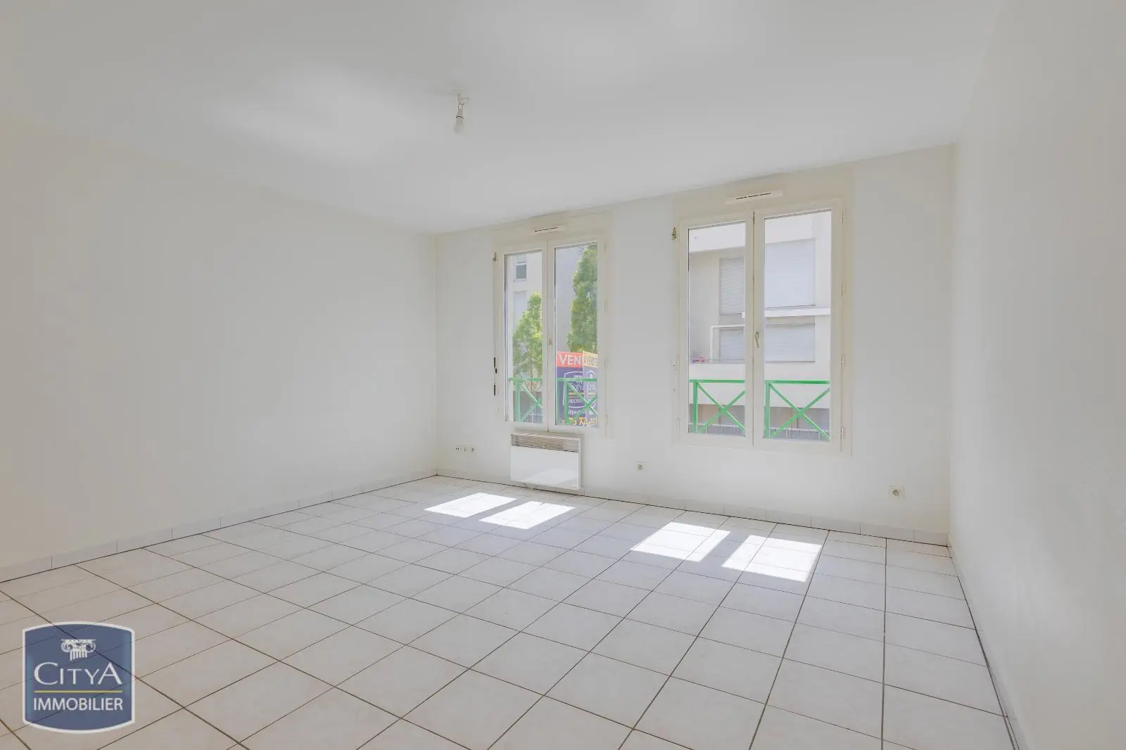 Photo 1 Appartement 1 pièce 28.08m²