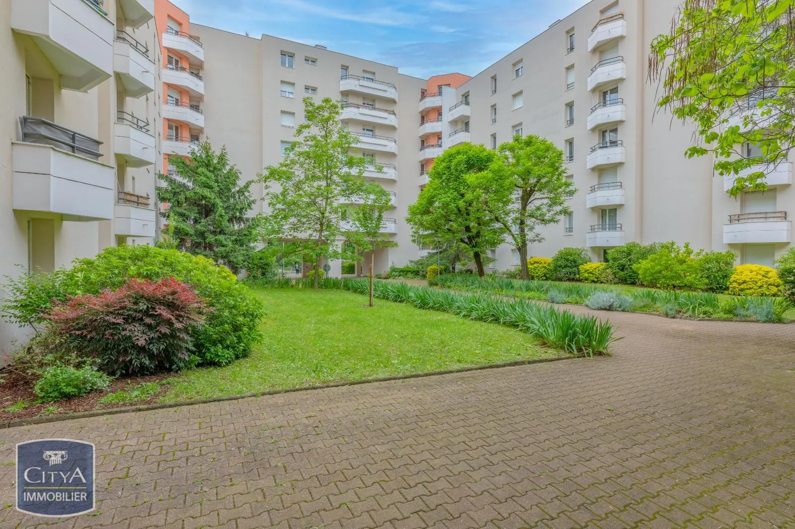 Photo 1 Appartement 1 pièce 31.03m²