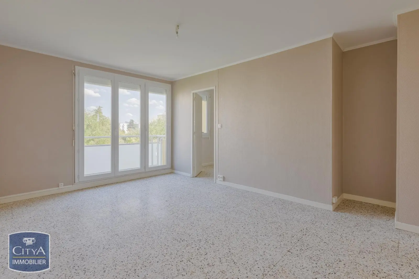 Photo 1 Appartement 4 pièces 65.96m²