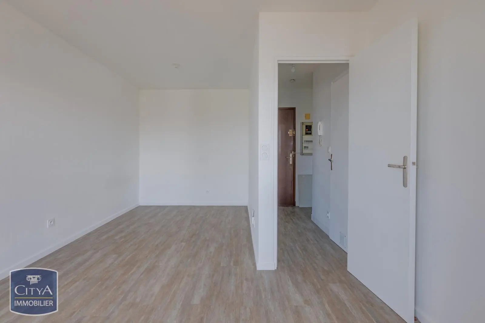 Photo 3 Appartement 1 pièce 27.21m²