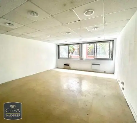 Photo 1 Local Professionnel 1 pièce 47.25m²