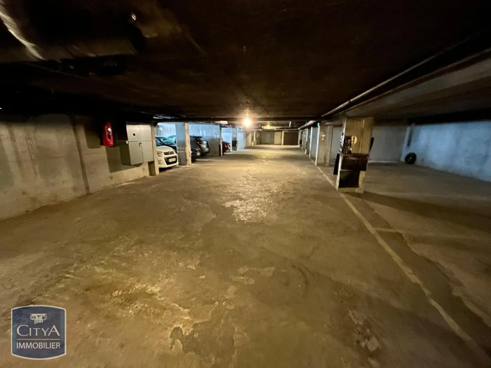 Photo 3 Parking