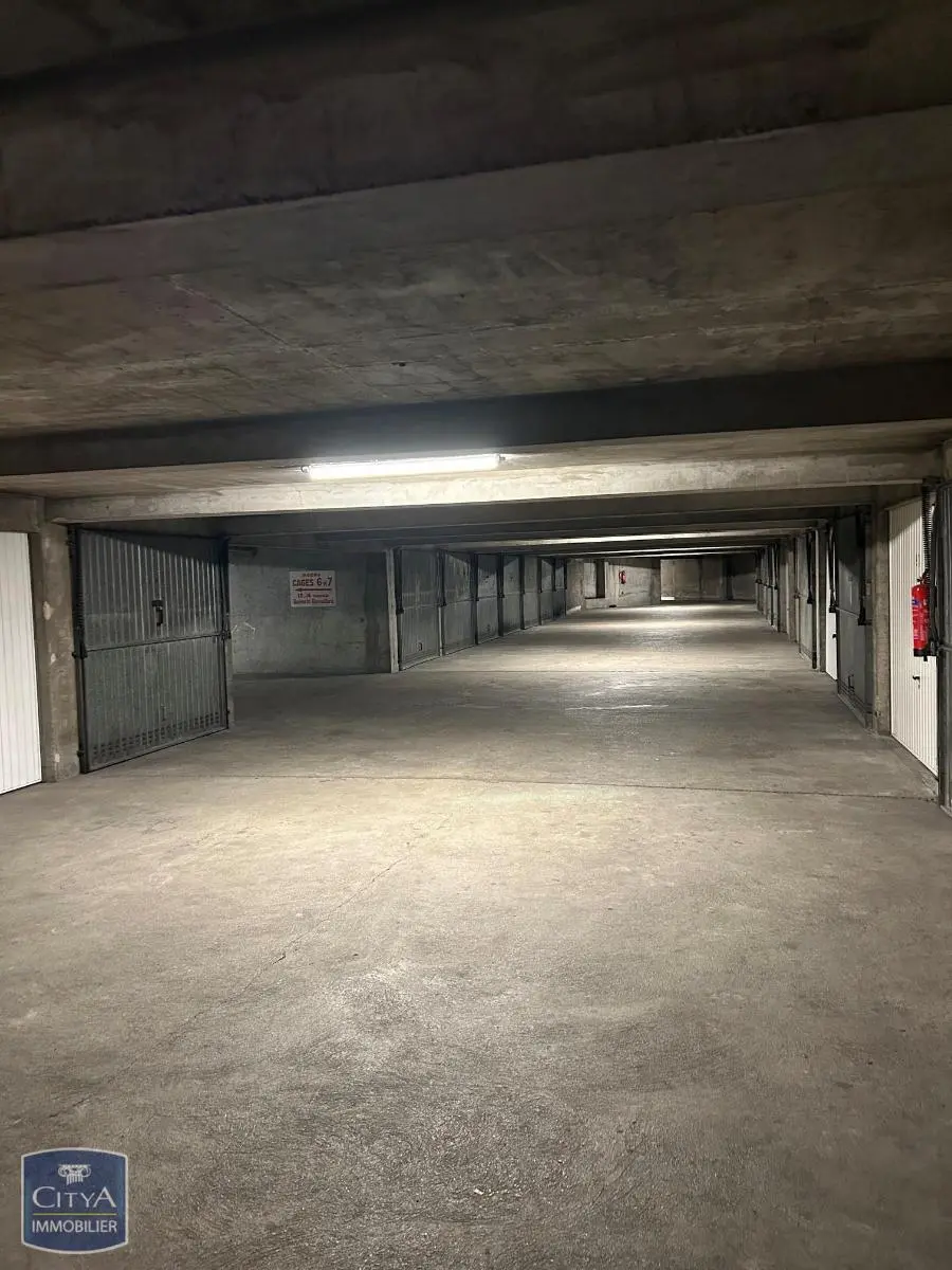 Photo 3 Parking