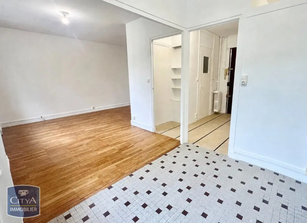 Photo 2 Appartement 1 pièce 30.99m²