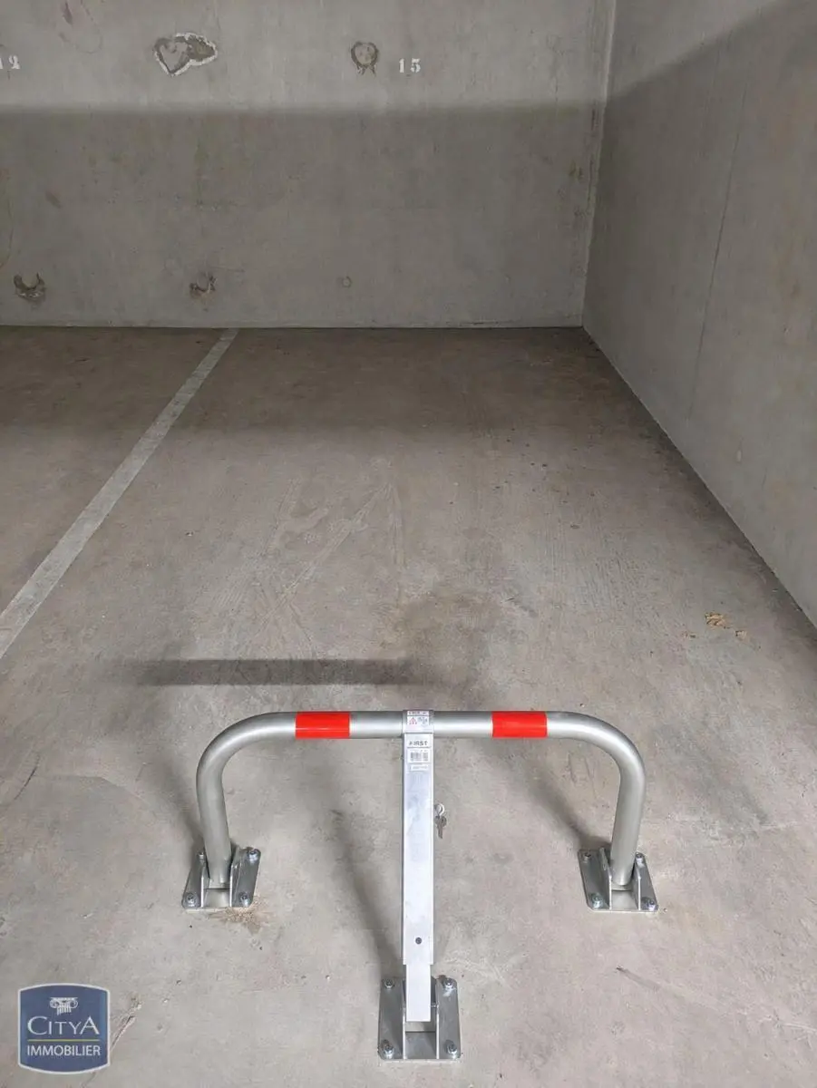 Photo 1 Parking