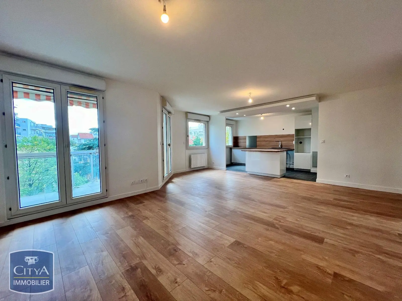 Photo 1 Appartement 4 pièces 102m²