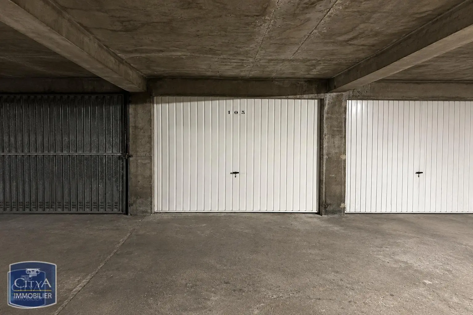 Photo 1 Parking
