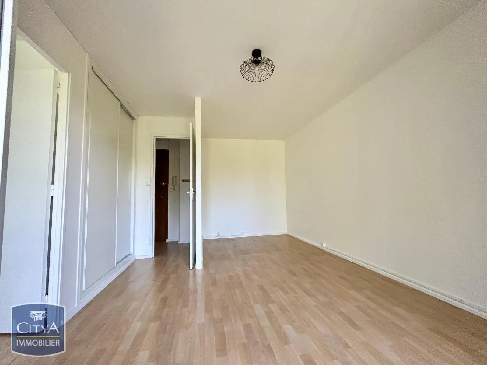 Photo 3 Appartement 1 pièce 27.67m²