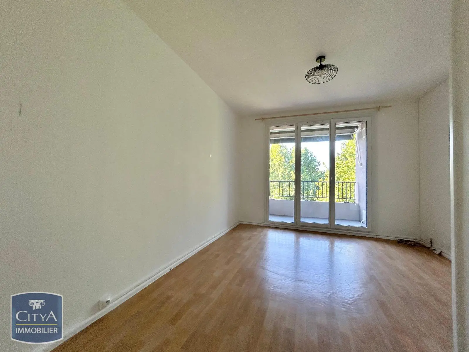 Photo 2 Appartement 1 pièce 27.67m²