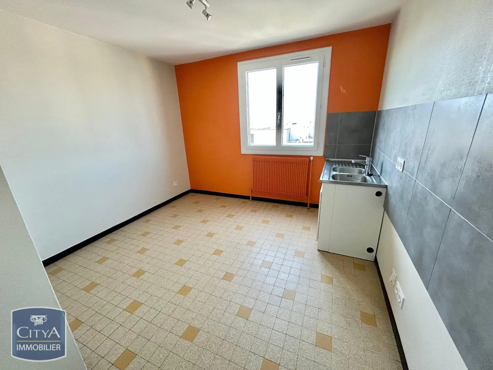 Photo 2 Appartement 1 pièce 42.42m²