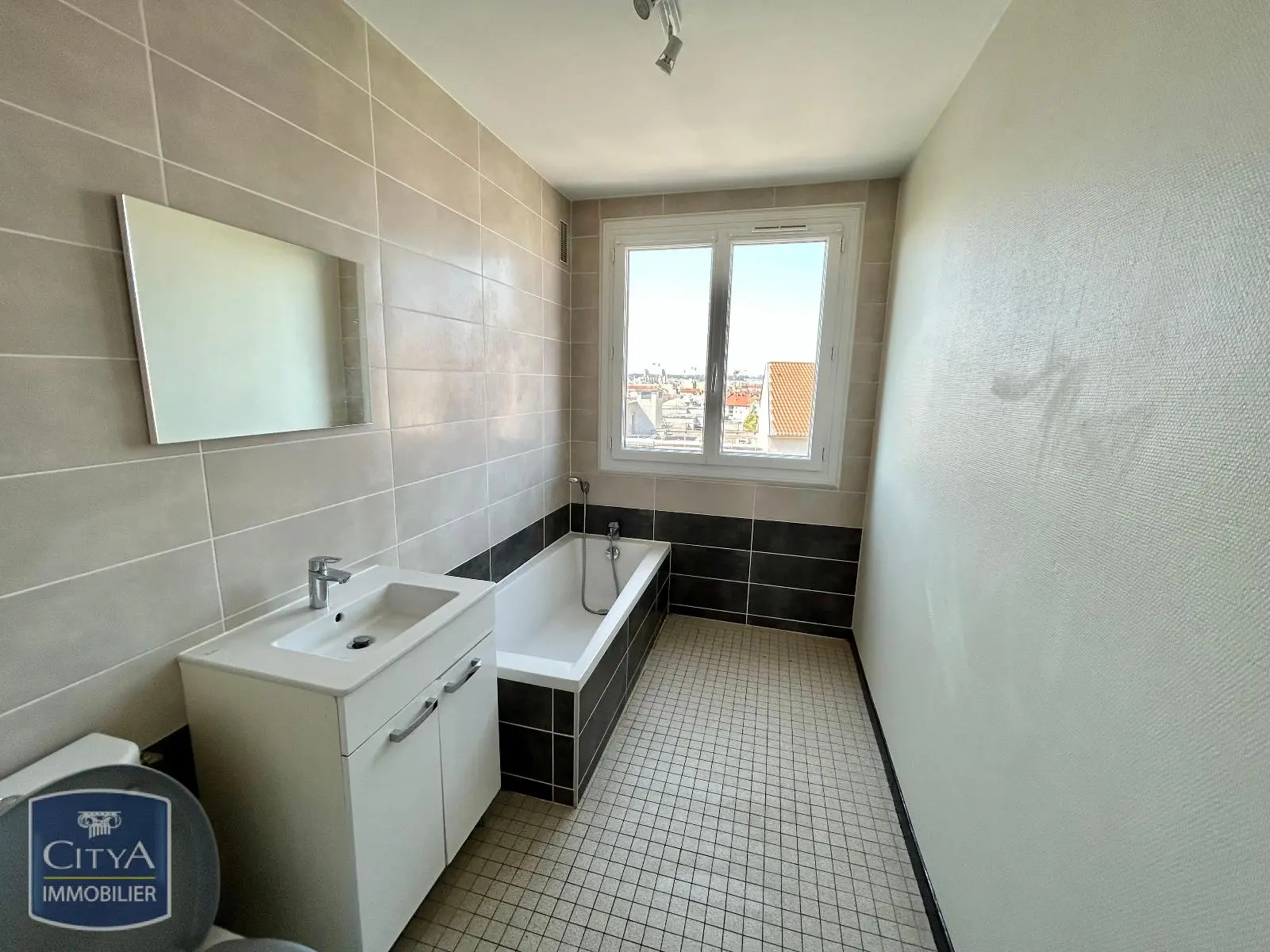 Photo 3 Appartement 1 pièce 42.42m²