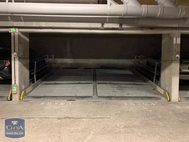 Photo 1 Parking