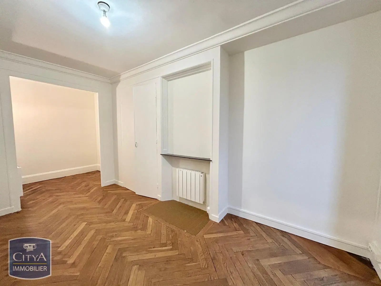 Photo 2 Appartement 1 pièce 33.33m²