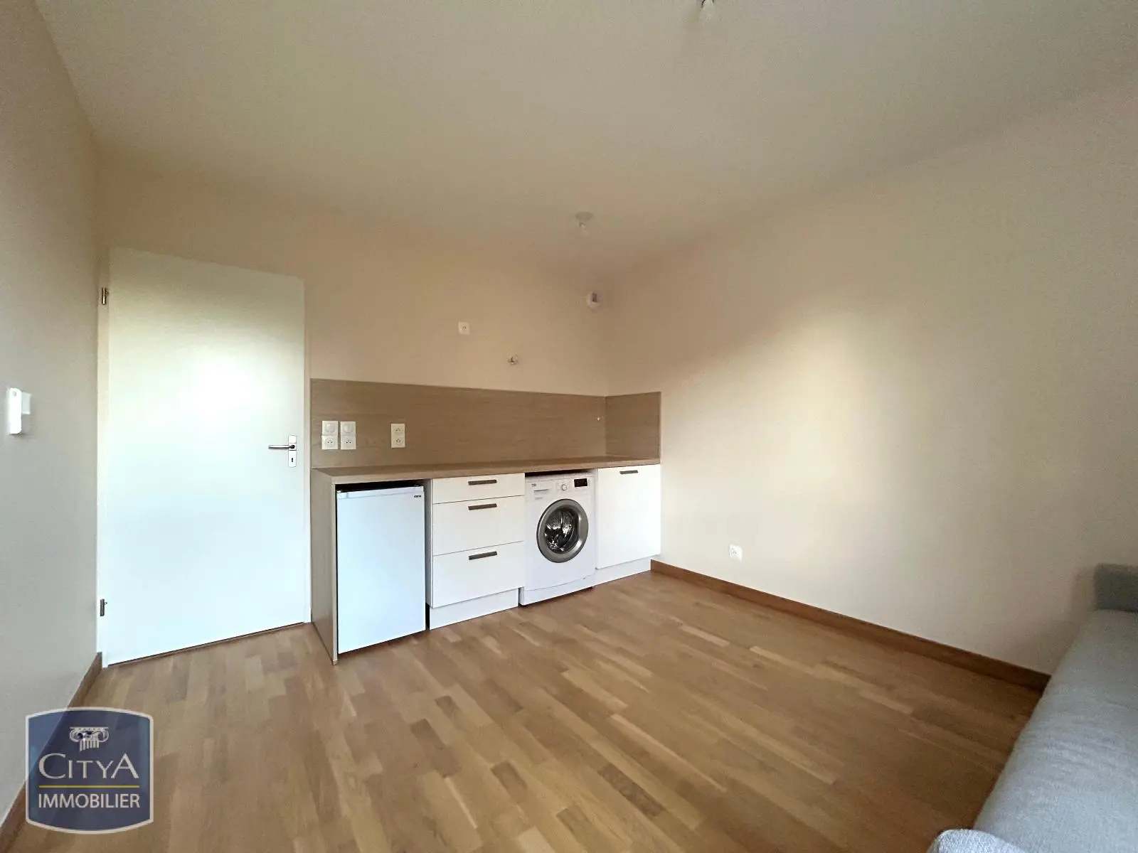 Photo 2 Appartement 1 pièce 21.98m²
