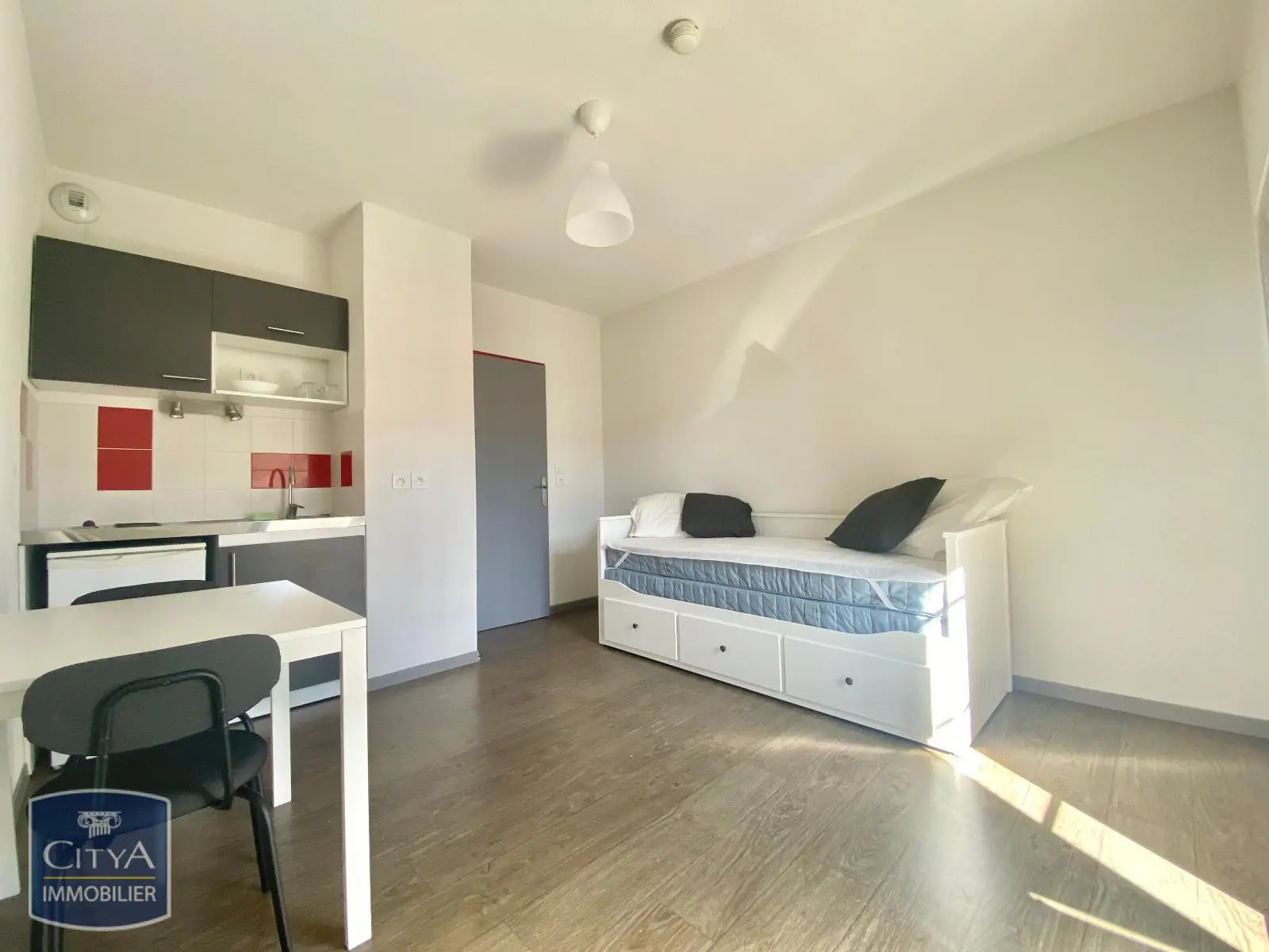 Photo 1 Appartement 1 pièce 19m²