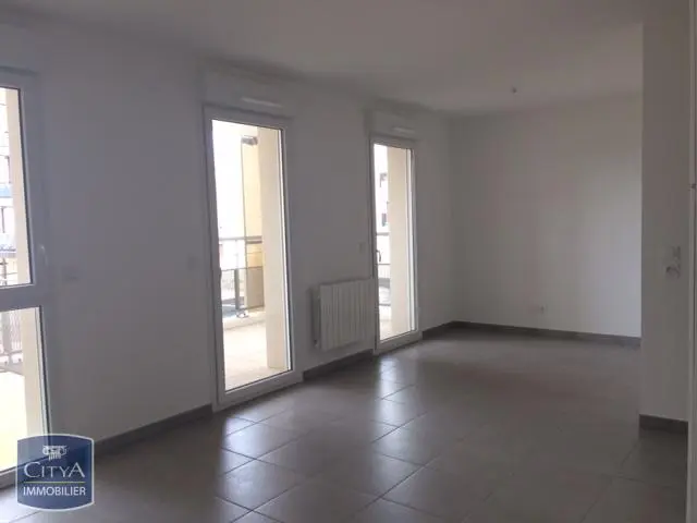 Photo 1 Appartement 1 pièce 31.87m²