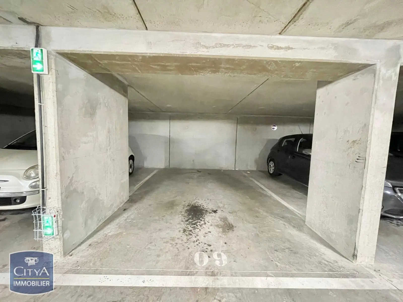 Photo 2 Parking