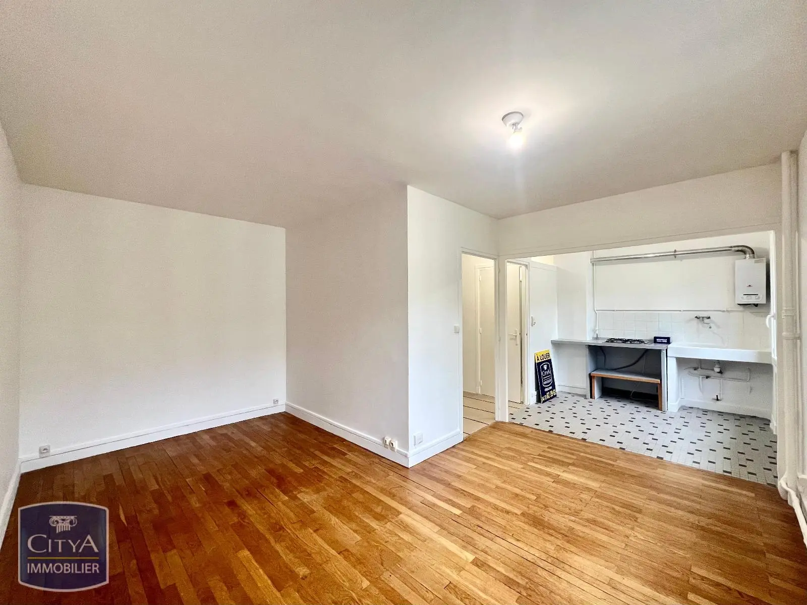Photo 2 Appartement 1 pièce 30.99m²