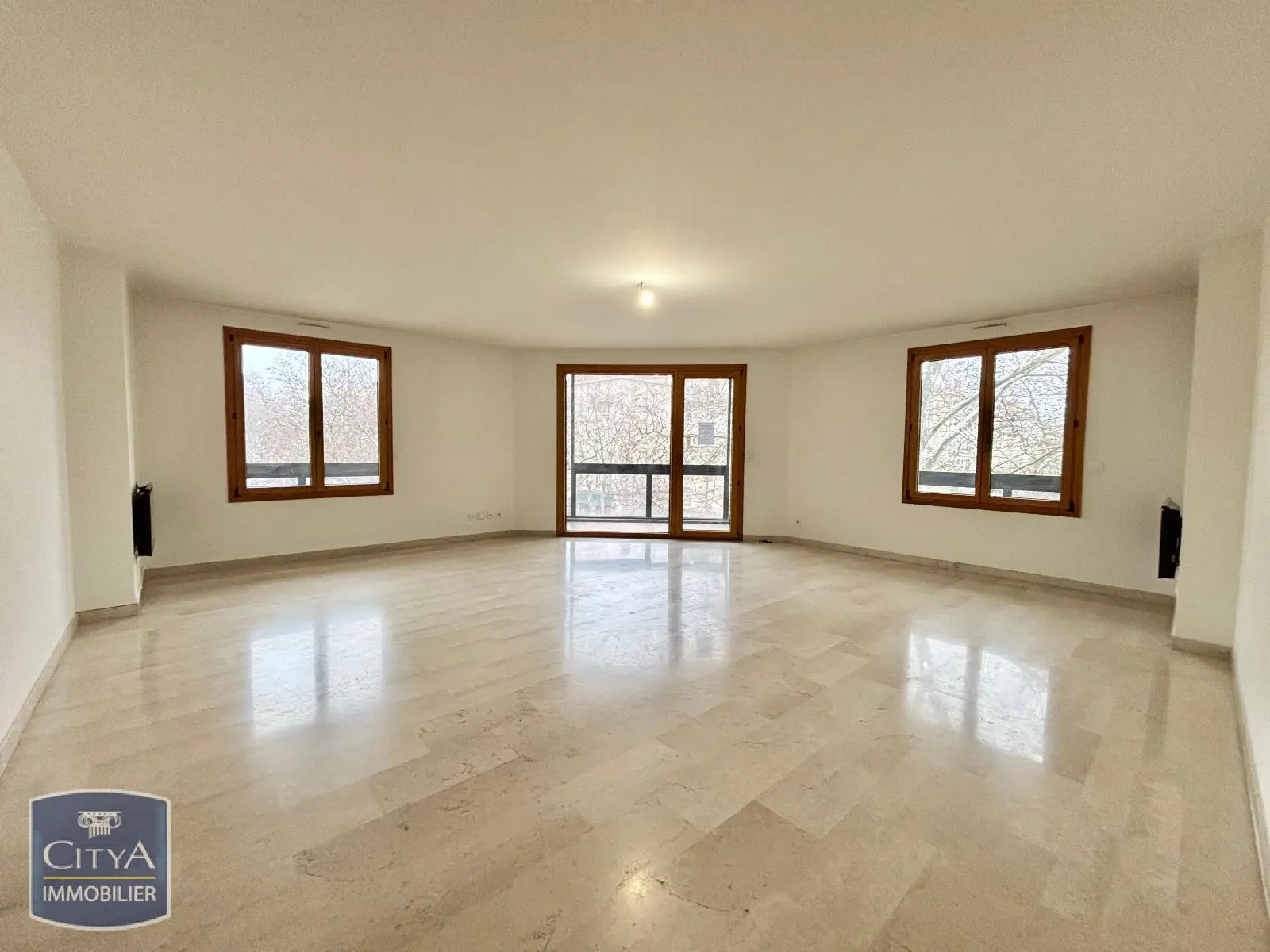 Photo 1 Appartement 4 pièces 131.9m²