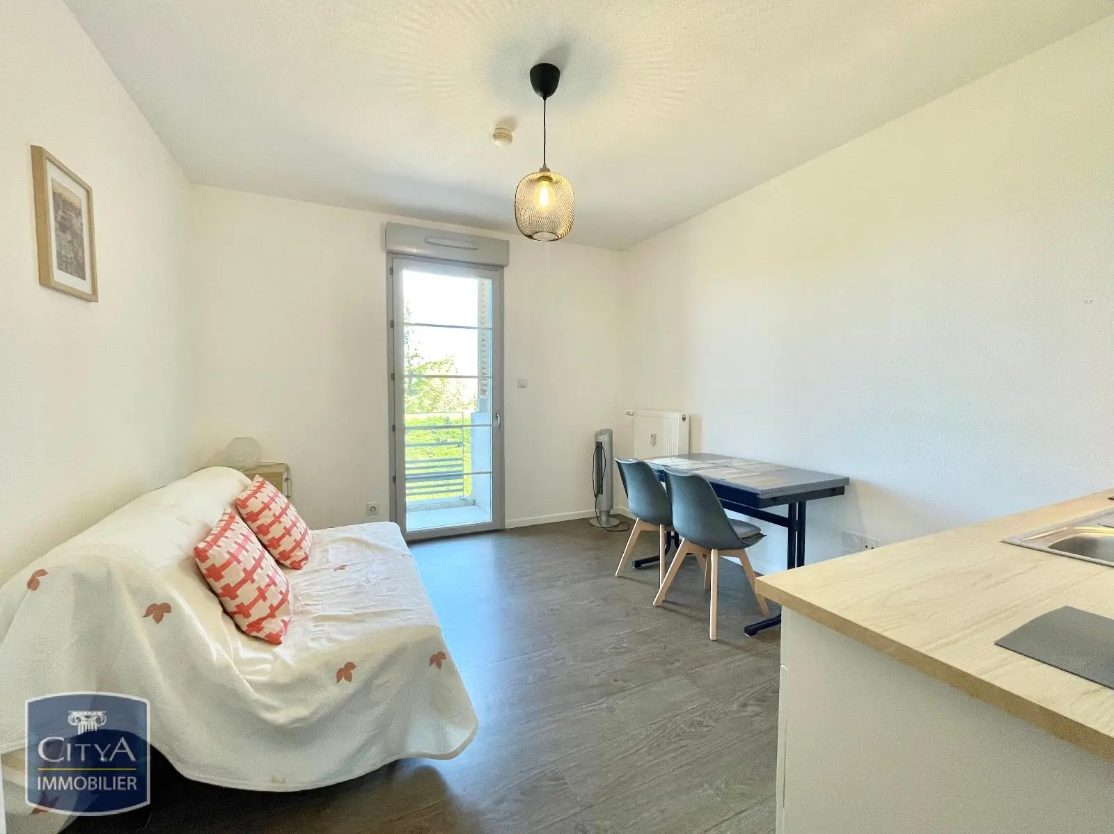 Photo 1 Appartement 1 pièce 19.6m²