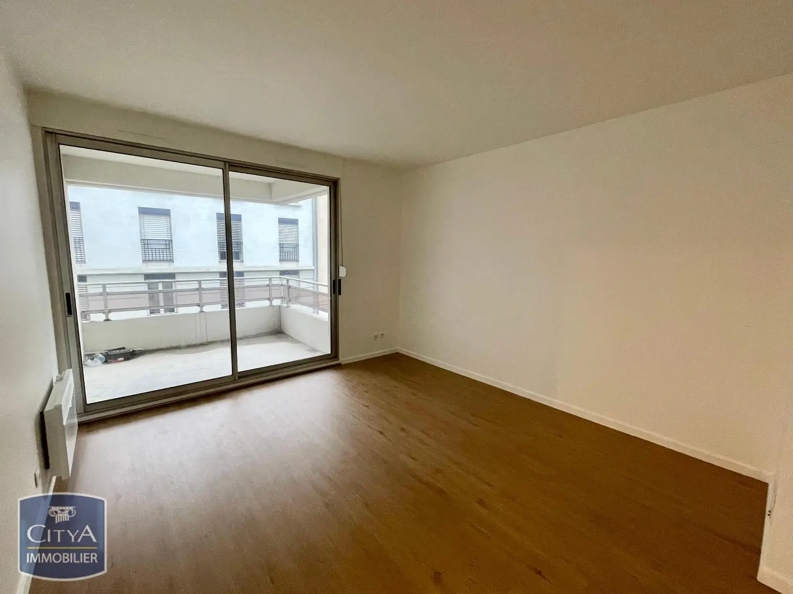 Photo 2 Appartement 1 pièce 32.98m²