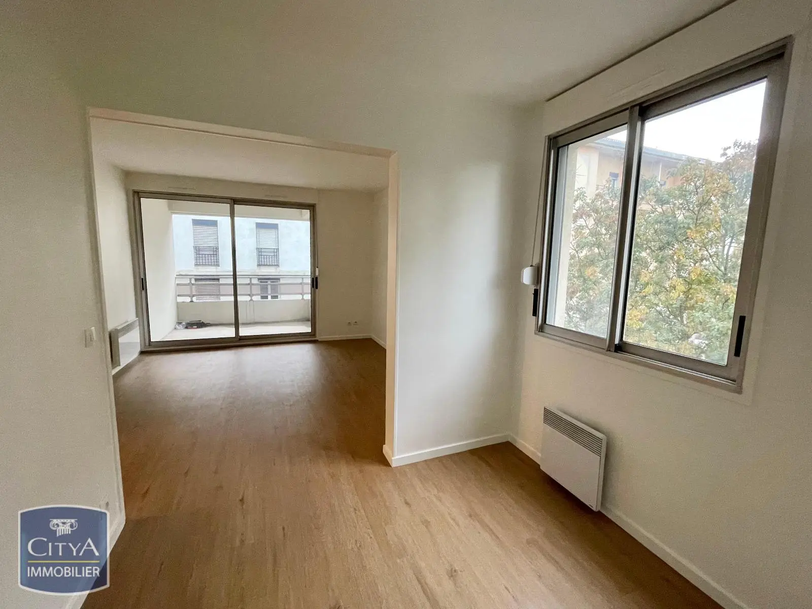 Photo 1 Appartement 1 pièce 32.98m²