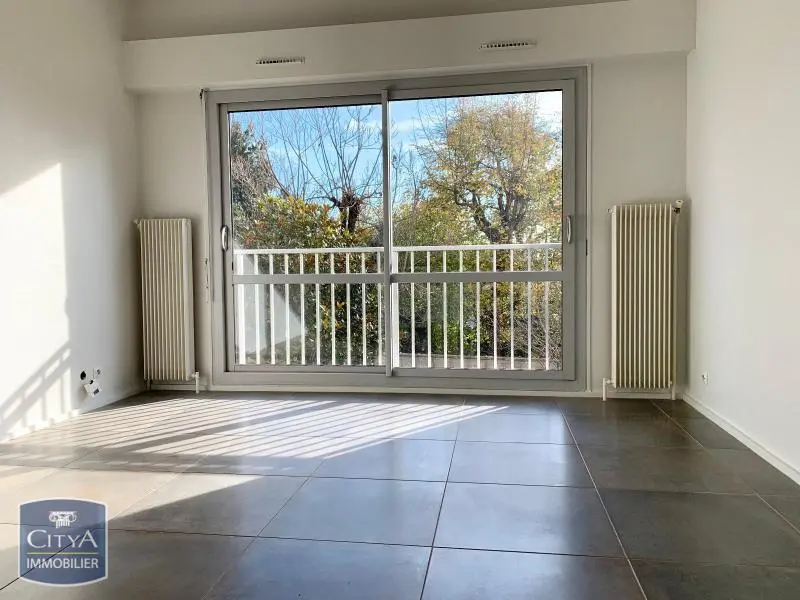 Photo 1 Appartement 1 pièce 24.43m²