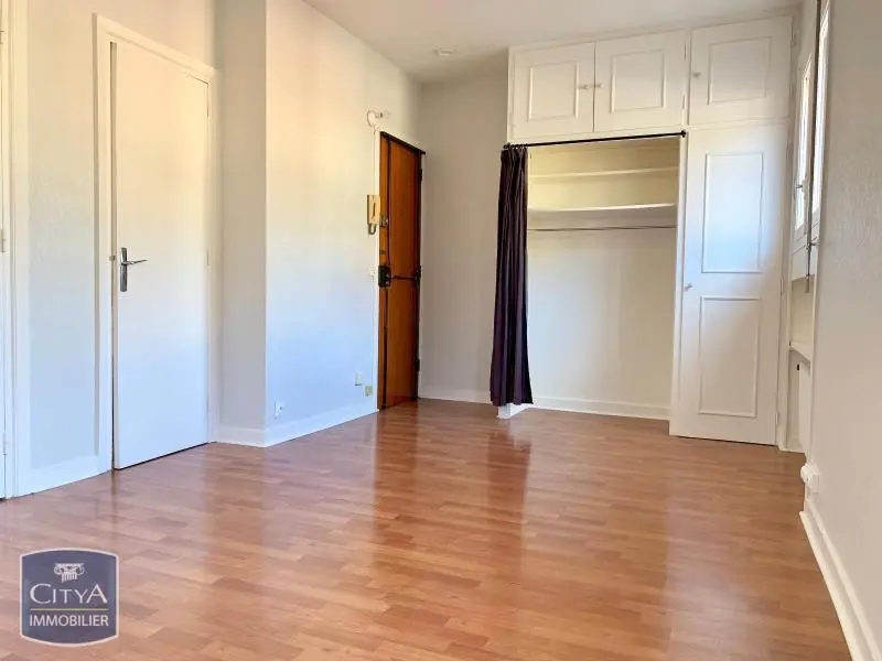 Photo 2 Appartement 1 pièce 24.49m²