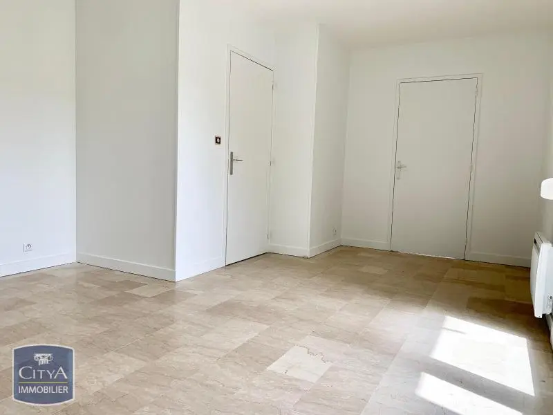 Photo 1 Appartement 1 pièce 28.03m²
