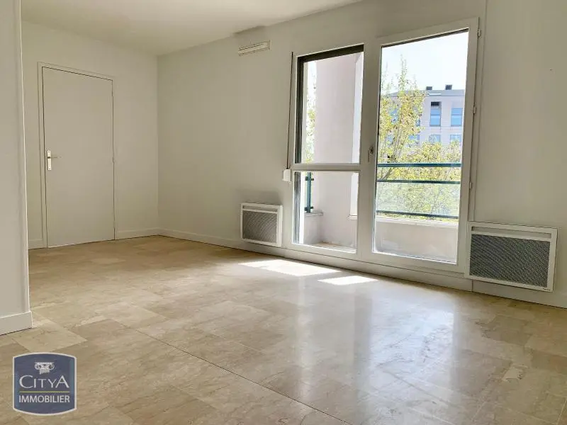 Photo 2 Appartement 1 pièce 28.03m²